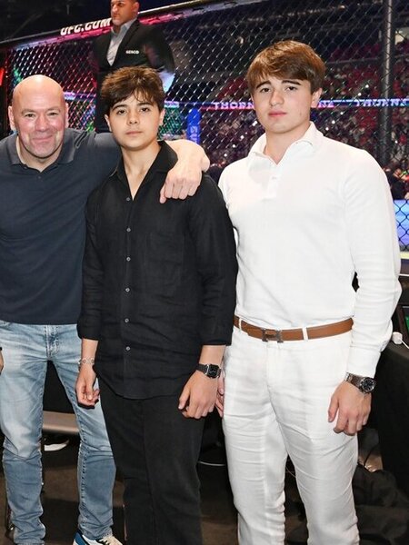 Prezidentin nəvələri Dana Uayt və Həbib Nurməhəmmədovla bir arada