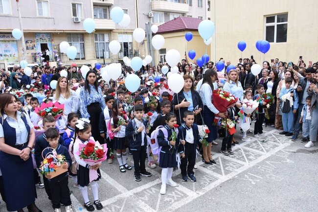 Xırdalan məktəbində foto alveri – Hər şagirddən 12 manat…