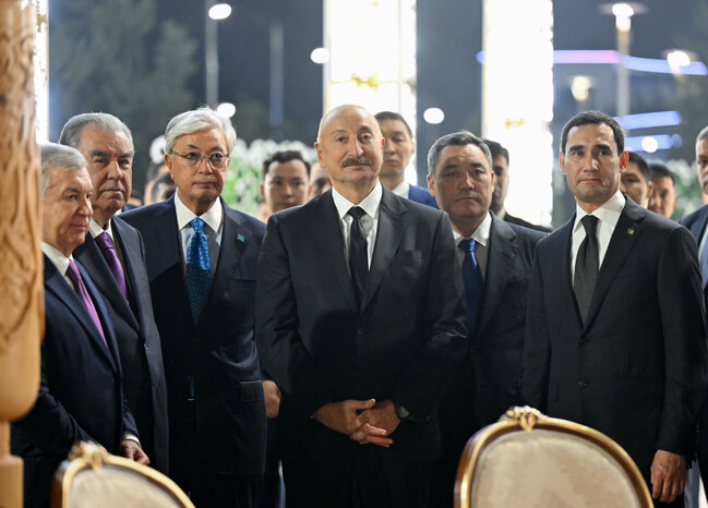 Şəkərbura, paxlava bəzək verir Türkmənbaşına... - Fotolar