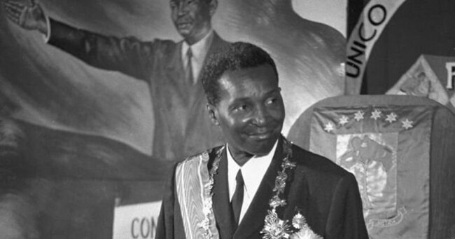 Ən amansız diktator: Məktəbləri bağladı, ali təhsilliləri güllələtdirdi