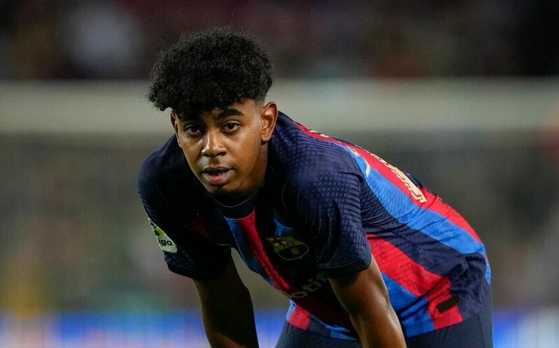 Lamin Yamal dünya üzrə aprel ayının ən yaxşı futbolçusu seçilib