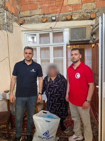 "Avrora Qrup" Qurban Bayramı münasibətilə aztəminatlı ailələrə bayram sovqatı çatdırıb