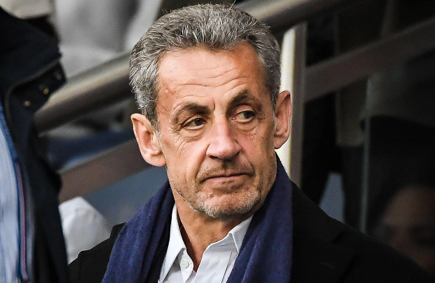 Nikolya Sarkozi kitab buraxacaq