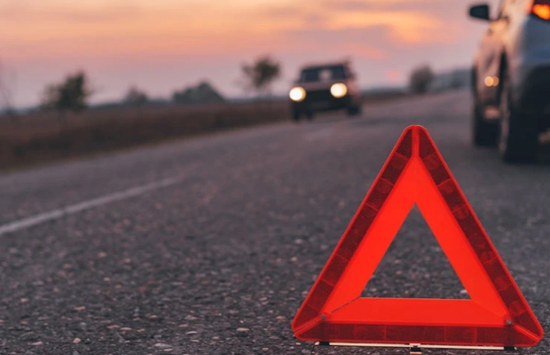 Naxçıvanda "Mercedes" yük maşınına çırpıldı: Xəsarət alanlar var