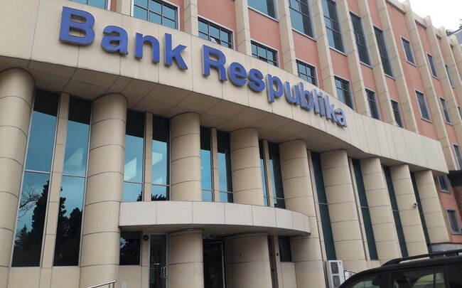 "Bank Respublika"dan əmanətçilər pullarını geri çəkir