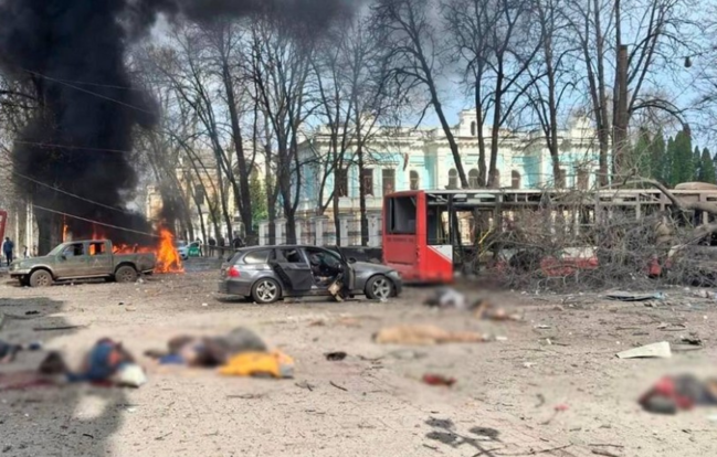 Ukraynada Sumı şəhərinə raketlər atılıb, 20-dən çox dinc sakin ölüb