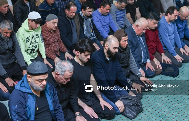 Bakıda bayram namazı qılınıb