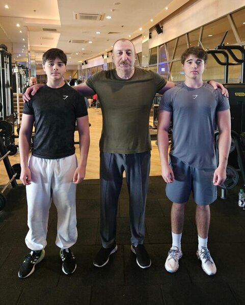 Prezidentin nəvələri ilə idman zalından MARAQLI FOTOLARI