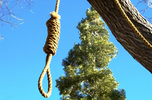 Salyanda 70 yaşlı kişi ÖZÜNÜ ASDI