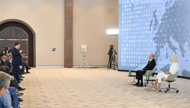 İlham Əliyevin III Şuşa Qlobal Media Forumunun iştirakçıları ilə görüşü keçirilib - YENİLƏNİB+VİDEO