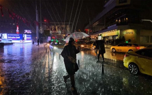 Zəlzələ gecəsi İstanbul... - Fotolar