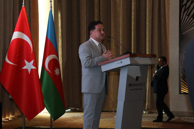 Murad Dadaşov yeni görüntüsü ilə mat qoydu - FOTO