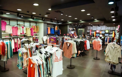 Azərbaycanda ticarət mərkəzində meyit TAPILDI