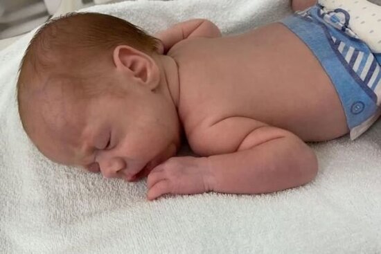 ECMO-ya qoşulan COVID xəstəsi uşaq dünyaya gətirdi