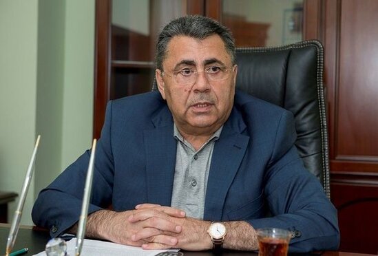 Şeyxin "Azərbaycan" sözünü düzgün yaza bilməyən deputat qardaşı məsxərəyə qoyuldu - FOTO
