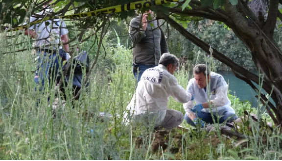 Çaydan kişi meyiti tapıldı