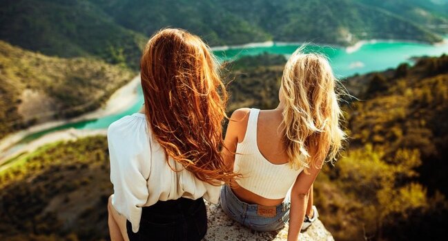 Ana 25 ildən sonra "dirilən" qızına QOVUŞDU