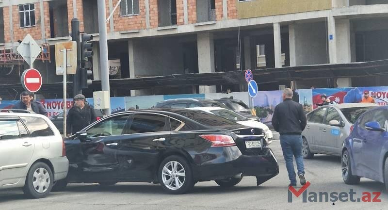 Ədliyyə Nazirliyinin yüksək vəzifəli şəxsinin xidməti maşını qəzaya uğradı - FOTOLAR