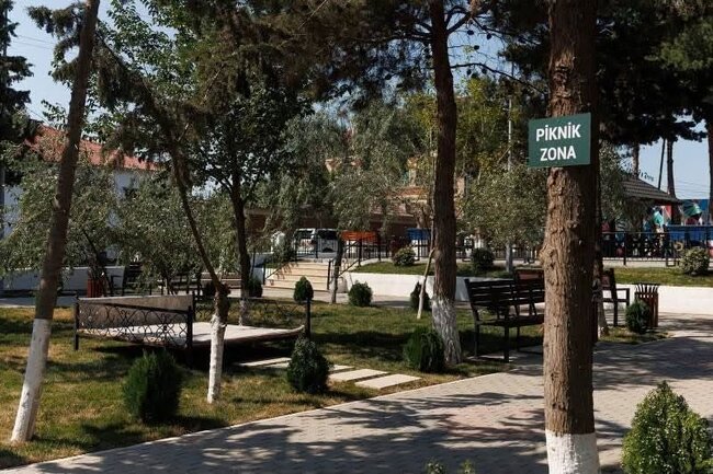 Suraxanı rayonunda 14 İyul küçəsi və parkda abadlıq işləri aparılıb