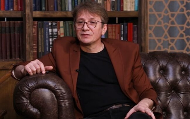 "Bizdə istedadlı, tərbiyəli insanları yox, məşhurları sevirlər"