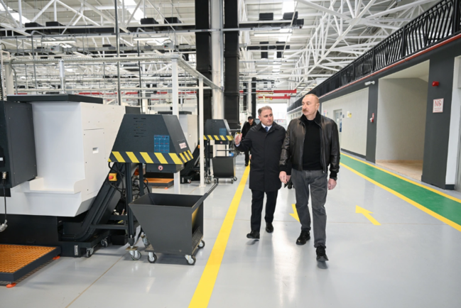 İlham Əliyev Tərtər elektromexanika zavodunun yenidənqurmadan sonra açılışında iştirak edib