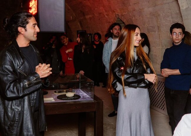 Leyla və Arzu Əliyevalar qızları ilə sərgidə... - Fotolar