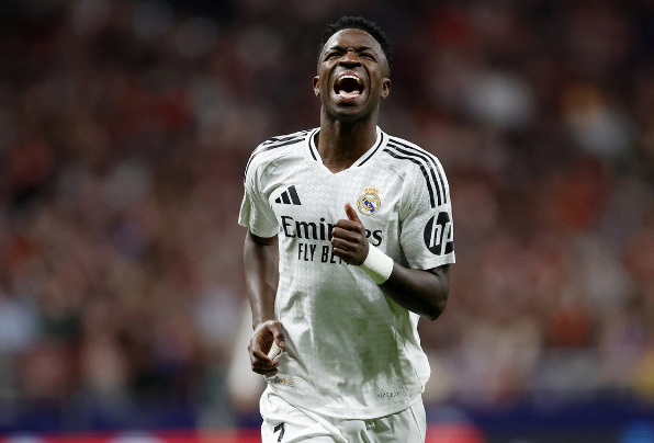 "Real Madrid"in yetkinlik yaşına çatmamış azarkeşi Vinisiusa qarşı irqçiliyə görə cərimələnib