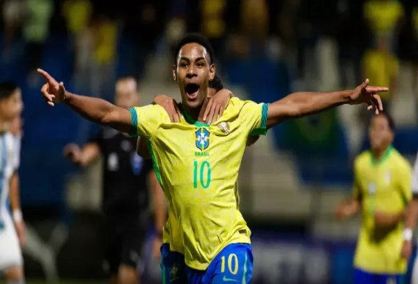 "Mançester Siti" 16 yaşlı oyunçu üçün 40 milyon ödəməyə hazırdır