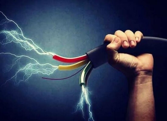 "Toka verib" sənədə qol çəkdirmək istədi - Bakıda qəribə hadisə