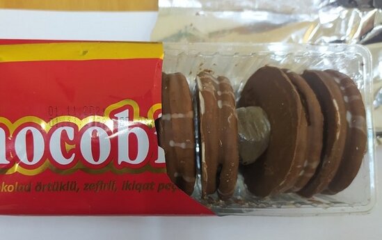 Şirniyyatın içində həbsxanaya heroin keçirmək istədi - FOTO