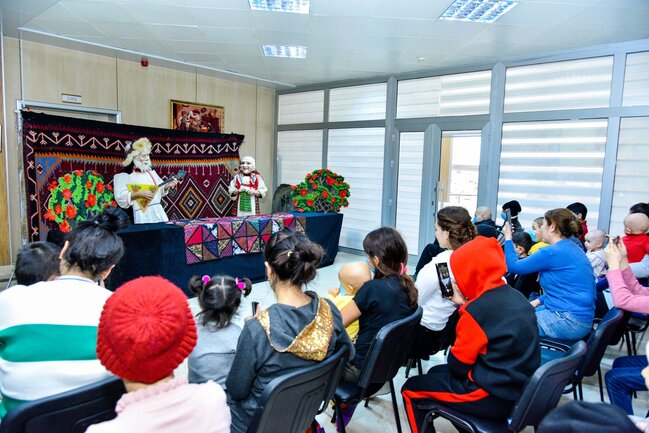 Avrora Qrup onkoloji xəstəlikləri olan uşaqları sevindirib