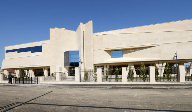 Yeni dərs ili başlamamış 327 nömrəli məktəbdə valideynlərdən pul tələb edilir?