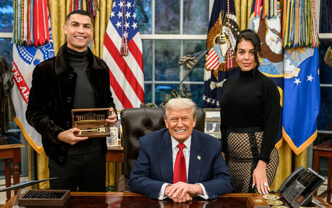 Tramp nadir hədiyyəni Ronaldoya da verdi - Fotolar