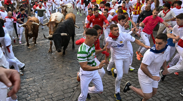 İspaniyada ilin ilk öküz qaçışı: Yaralananlar var