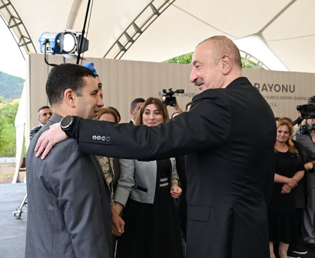 Prezident Xocalı sakinləri ilə görüşdü - Fotolar