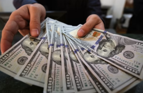 Anasının sözünü eşitdi, 50 min dollar qazandı