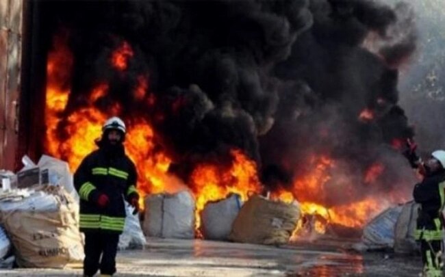 İzmirdə kimya zavodunda partlayış baş verib, ölən və yaralananlar var