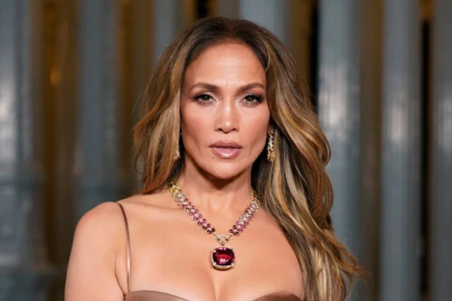 Cennifer Lopezlə şəkil çəkdirmək istəyənlər 100 000 ödəyəcəklər