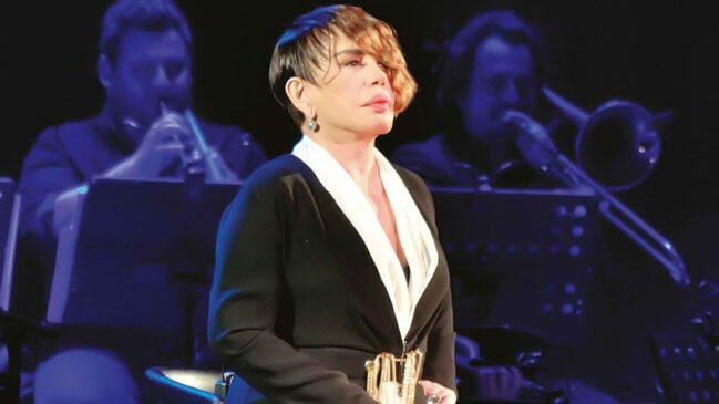 Sezen Aksunun 420 min pulunu alıb aldatdılar