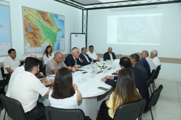 Ələtdə çay məcrasının dəyişdirilməsi və yol qovşağının inşası zamanı ağaclar köçürüləcək