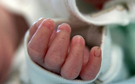 Bakıda bir yaşlı körpənin müəmmalı ölümü: "Adına heç bir sənəd açılmayıb" - YENİLƏNİB