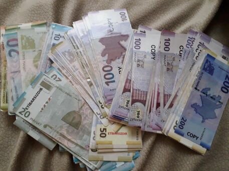 "Yastıq altında" qalan pullar - İQTİSADÇI DANIŞDI - VİDEO