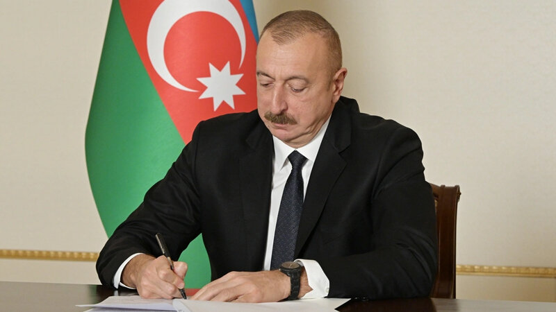 Prezident Azərbaycanın ərazi bütövlüyünün qorunmasında xüsusi xidmətləri olmuş şəxsləri təltif edib - SİYAHI