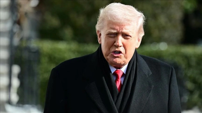 Tramp ABŞ-nin xəstəxana gəmisinin Qrenlandiya sahillərinə göndərildiyini bildirib