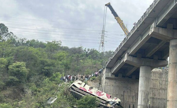 Pakistanda bir gündə 34 nəfər avtobus qəzası nəticəsində həyatını itirib