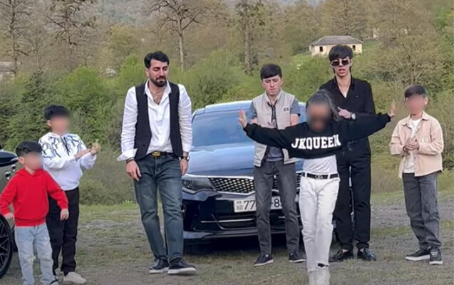 "Azyaşlı qızların belə davranışı qəbuledilməzdir" - Dövlət Komitəsi