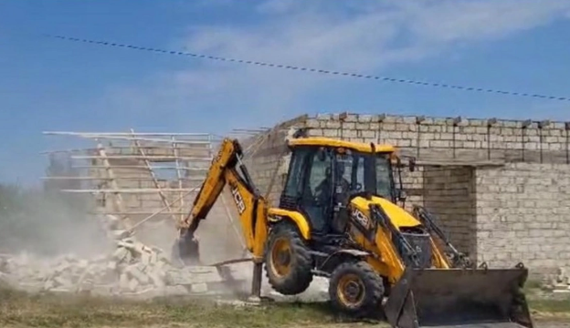 Qubada qanunsuz tikili sökülüb