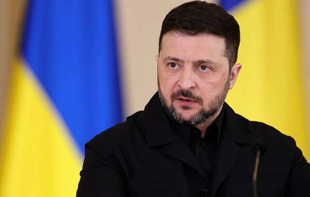 Zelenski deputatları cəbhəyə göndərməklə hədələdi