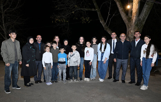 Prezidentin qızları Pəncəli Teymurovun evində - Fotolar