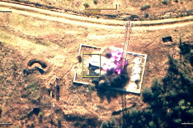 Ermənistan silahlı qüvvələrinin hərbi təyinatlı radiotexniki qovşağın zərərsizləşdirilməsi anı - VİDEO